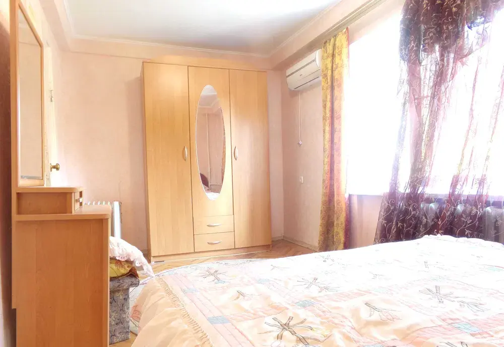 Фото Зняти 4 кімнатну квартиру, Лесі Українки бульв. 9 Київ в довгострокову оренду, ціна: 1000 $, код 4607