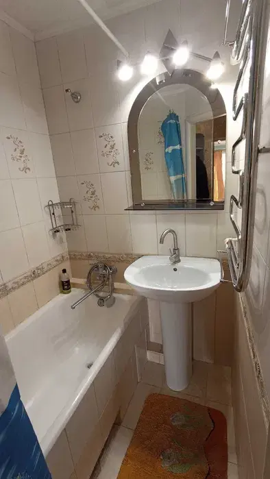 Фото Зняти 4 кімнатну квартиру, Лесі Українки бульв. 9 Київ в довгострокову оренду, ціна: 1000 $, код 4607