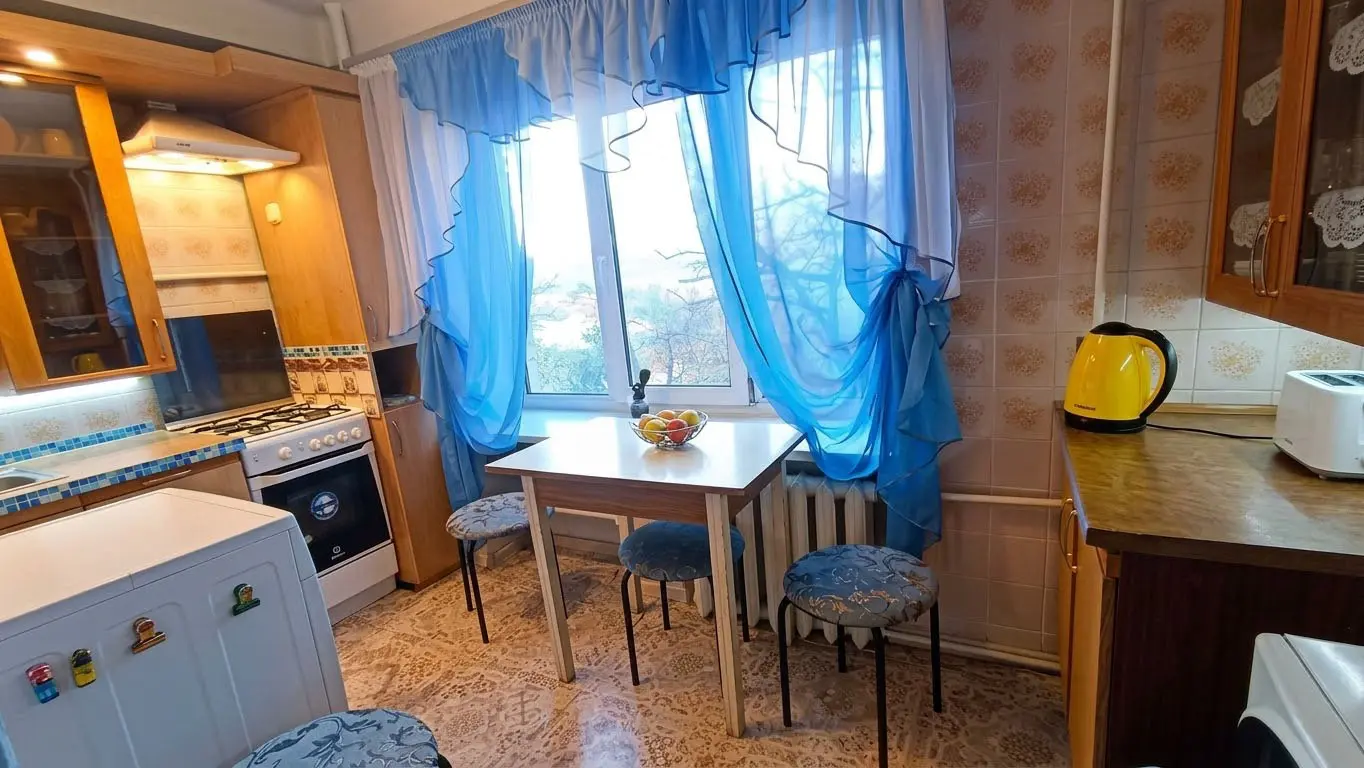 Фото Зняти 4 кімнатну квартиру, Лесі Українки бульв. 9 Київ в довгострокову оренду, ціна: 1000 $, код 4607