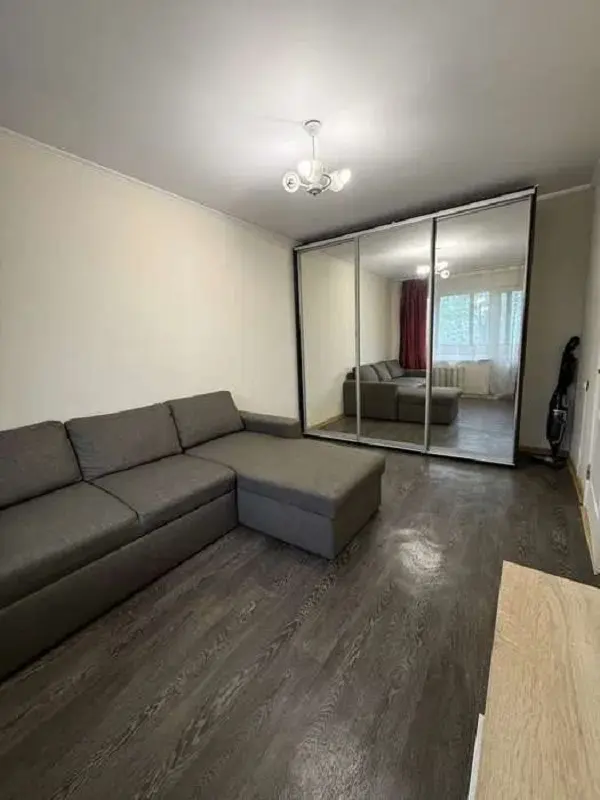 Фото Selling a 1-room apartment, 28.4 sq.m., Sobornosti avenue 13а Kyiv, price: 40000 $, code 4614