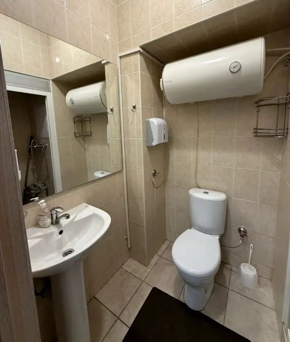 Фото Орендувати офіс, Олеся Гончара вул. 37а Київ в довгострокову оренду, ціна: 43800 UAH, код 4621