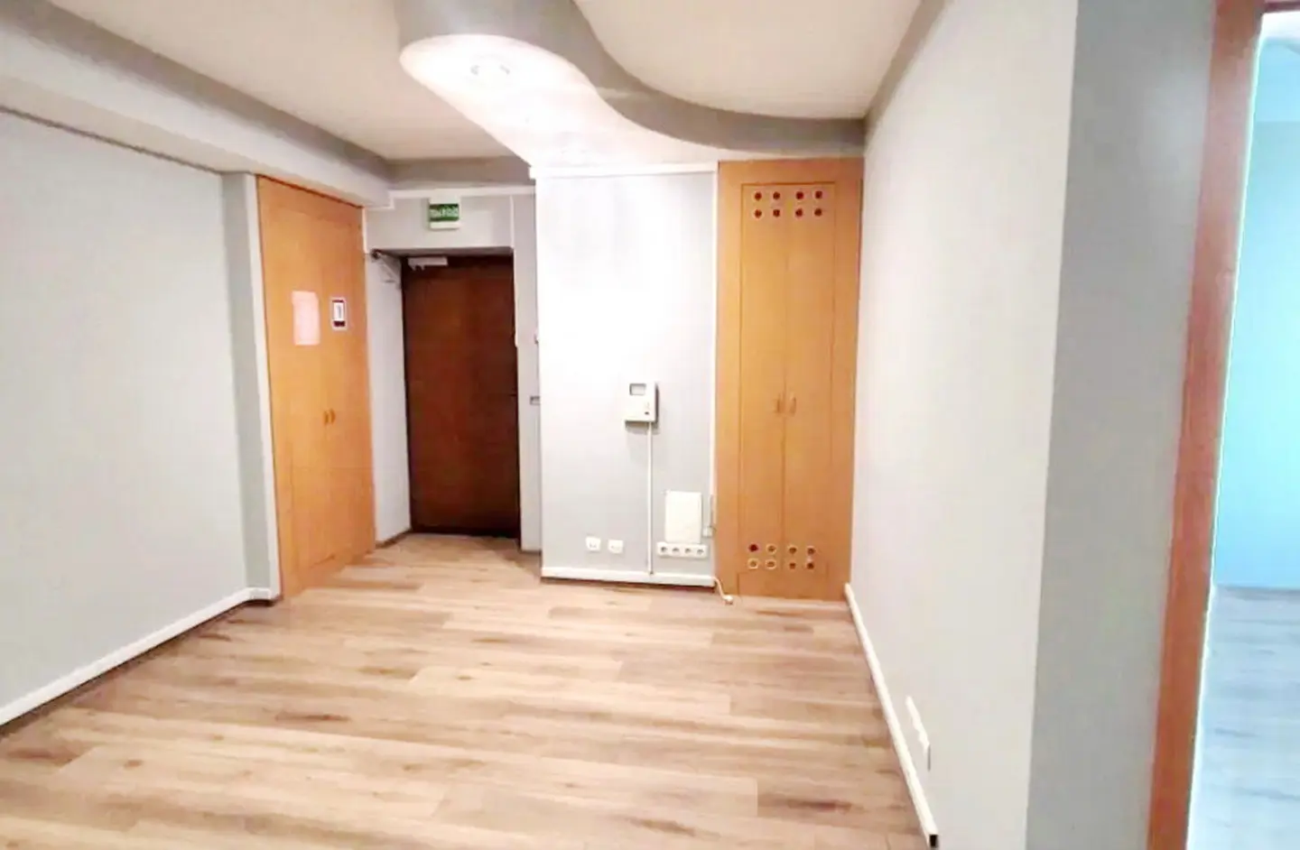 Фото Арендовать офис, Никольско-Слободская ул. 2б Киев в долгосрочную аренду, цена: 30000 UAH, код 4624