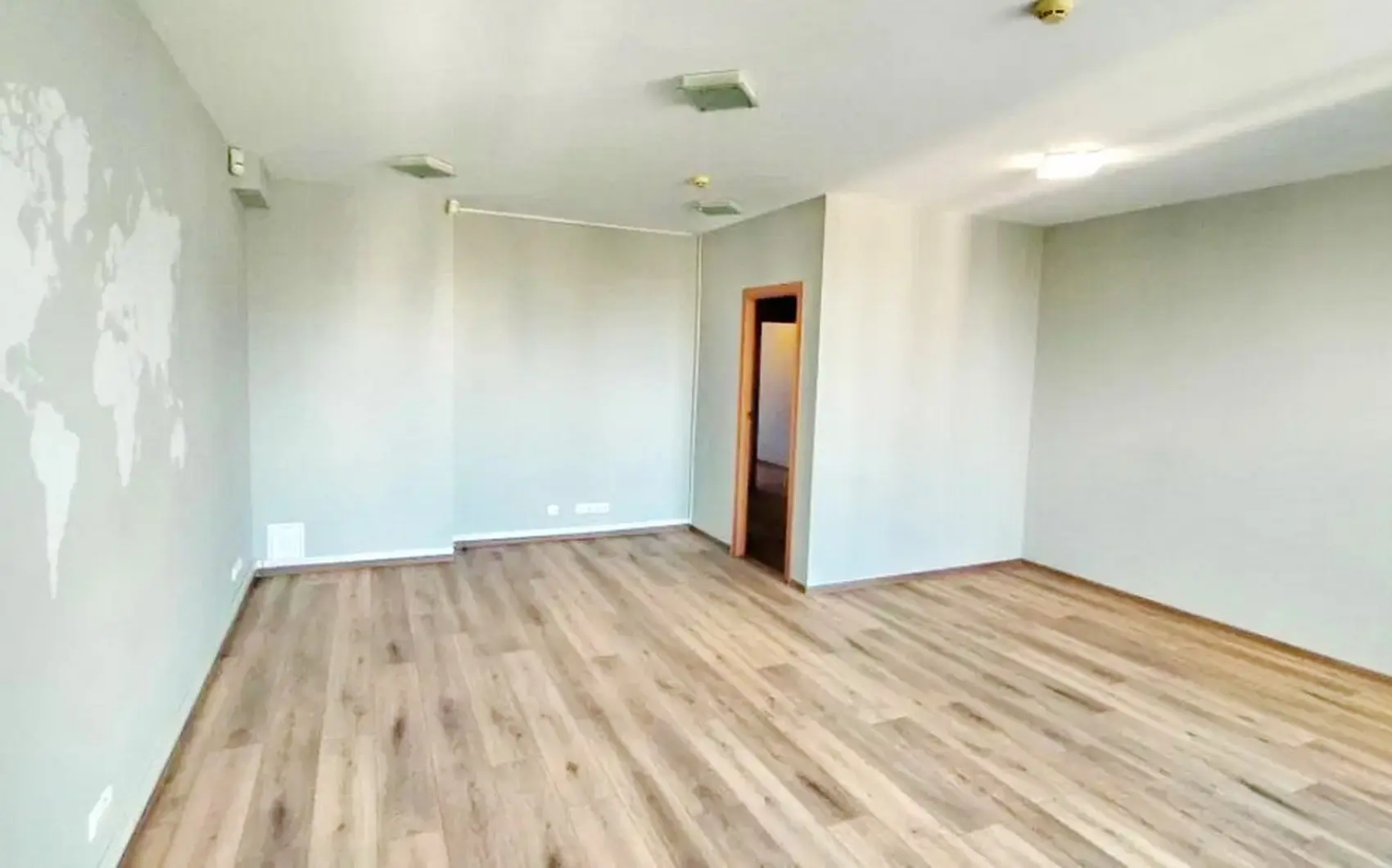 Фото Арендовать офис, Никольско-Слободская ул. 2б Киев в долгосрочную аренду, цена: 30000 UAH, код 4624