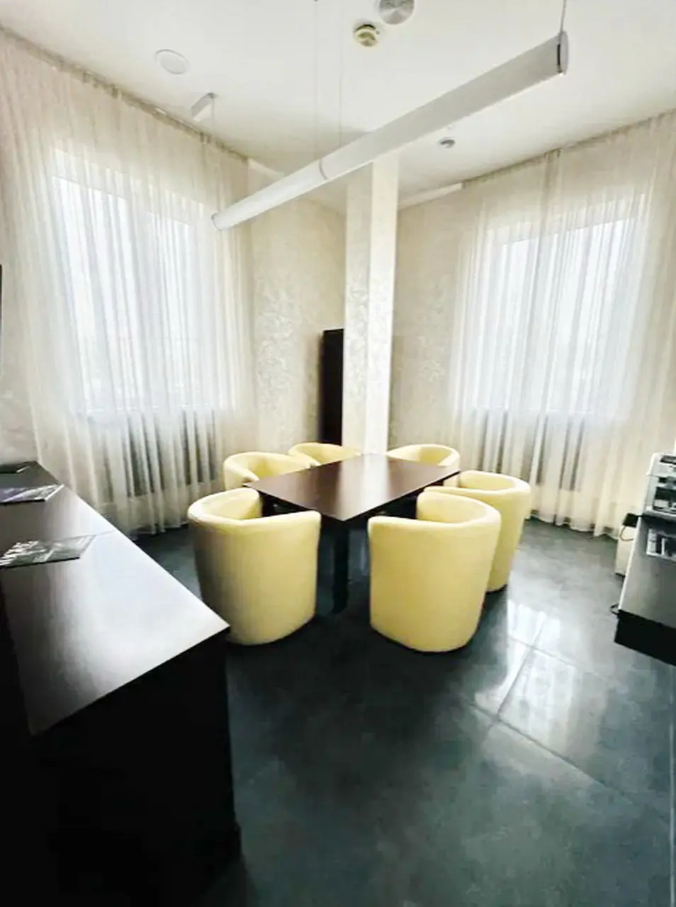 Фото Орендувати офіс, Генерала Алмазова вул. (Кутузова)  Київ в довгострокову оренду, ціна: 200000 UAH, код 4630