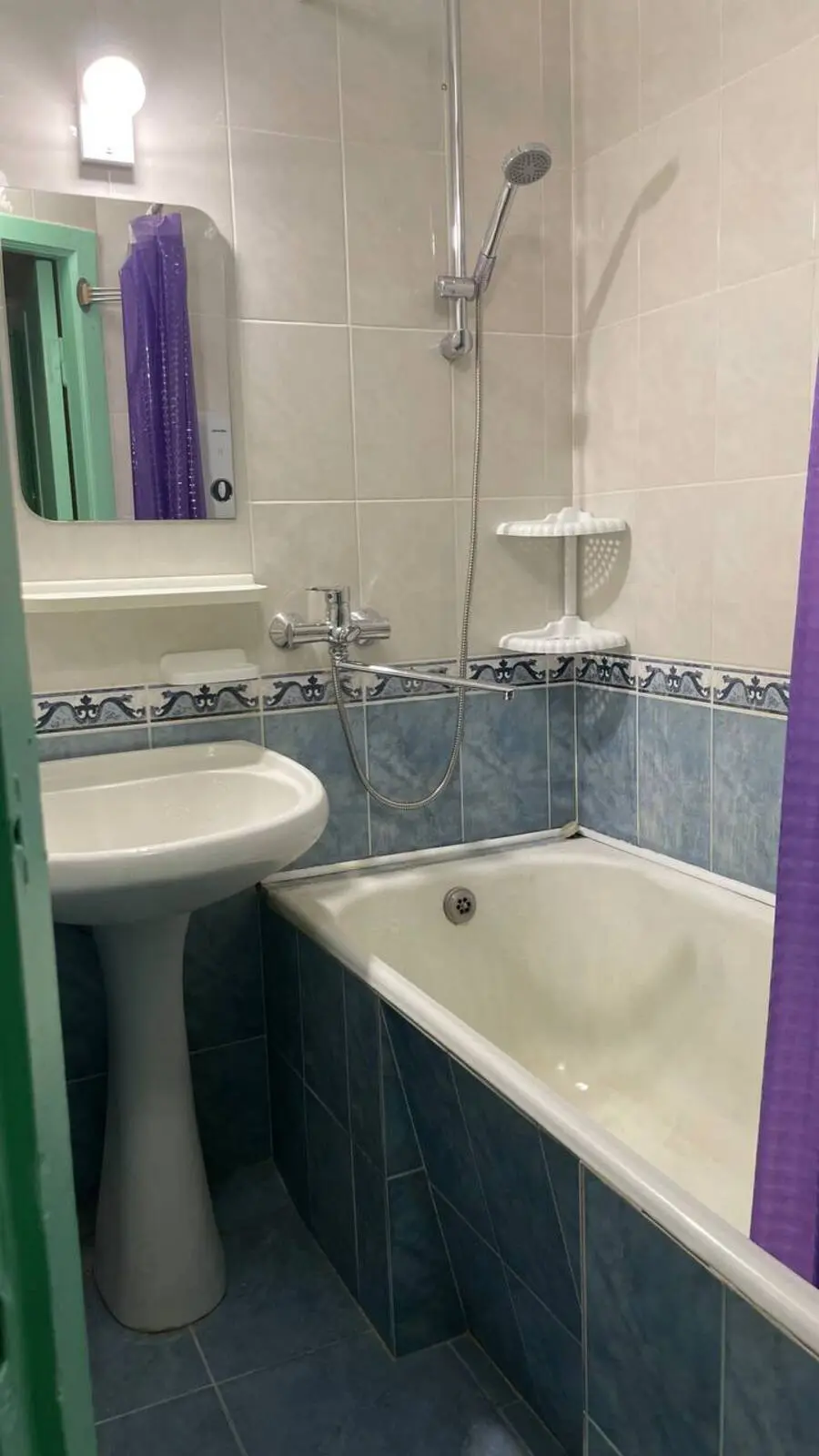 Фото Rent a 2-room apartment, Lavrska Street (Sichnevogo povstannya street)  Kyiv for long-term rent, price: 22000 грн, code 4632
