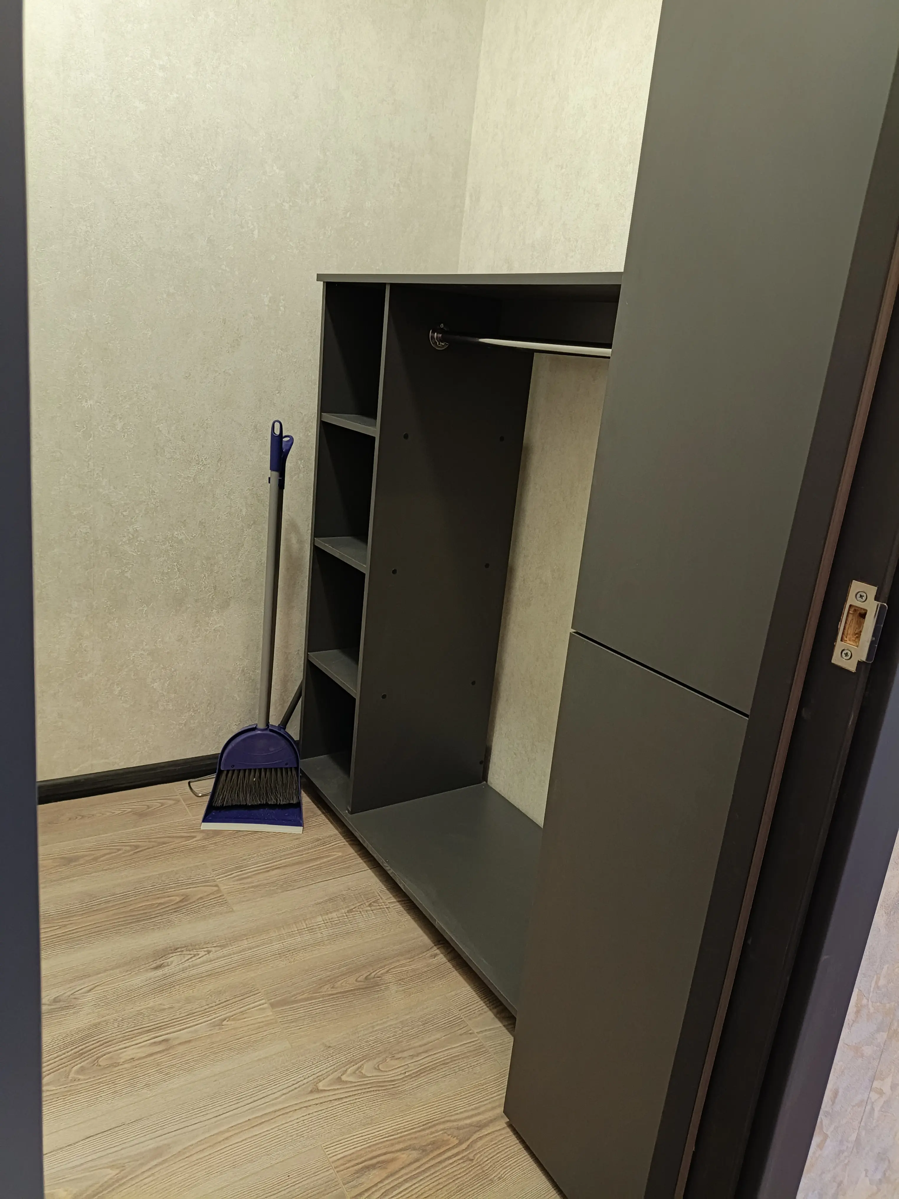 Фото Rent a 1-room apartment, Viktora Nekrasova Street (Pivnichno-Syretska Street)  Kyiv for long-term rent, price: 28000 UAH, code 3903