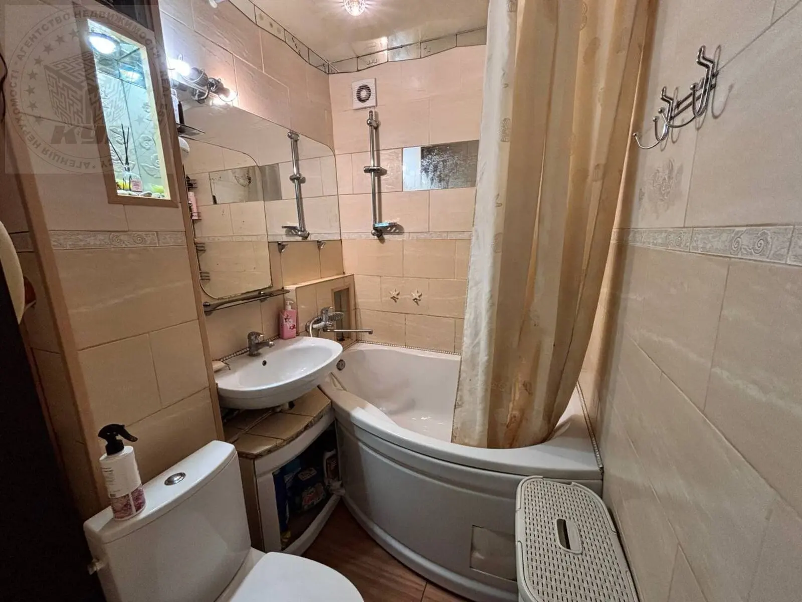 Фото Зняти 2 кімнатну квартиру, Академіка Стражеска вул. 11 Київ в довгострокову оренду, ціна: 14000 грн, код 4661