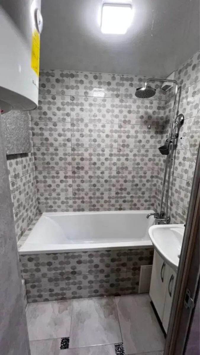 Фото Продаю 2 кімнатну квартиру, 53 кв. м, Молодіжна вул.  Фастів, ціна: 49500 $, код 4663