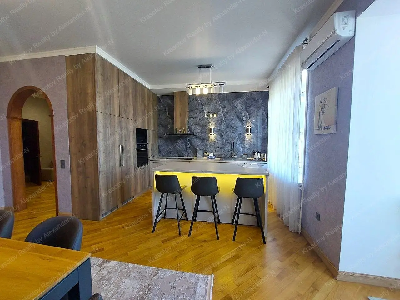 Фото Selling a 4-room apartment, 180 sq.m., Rozkydailivska Street 13 Odesa, price: 300000 UAH, code 4674