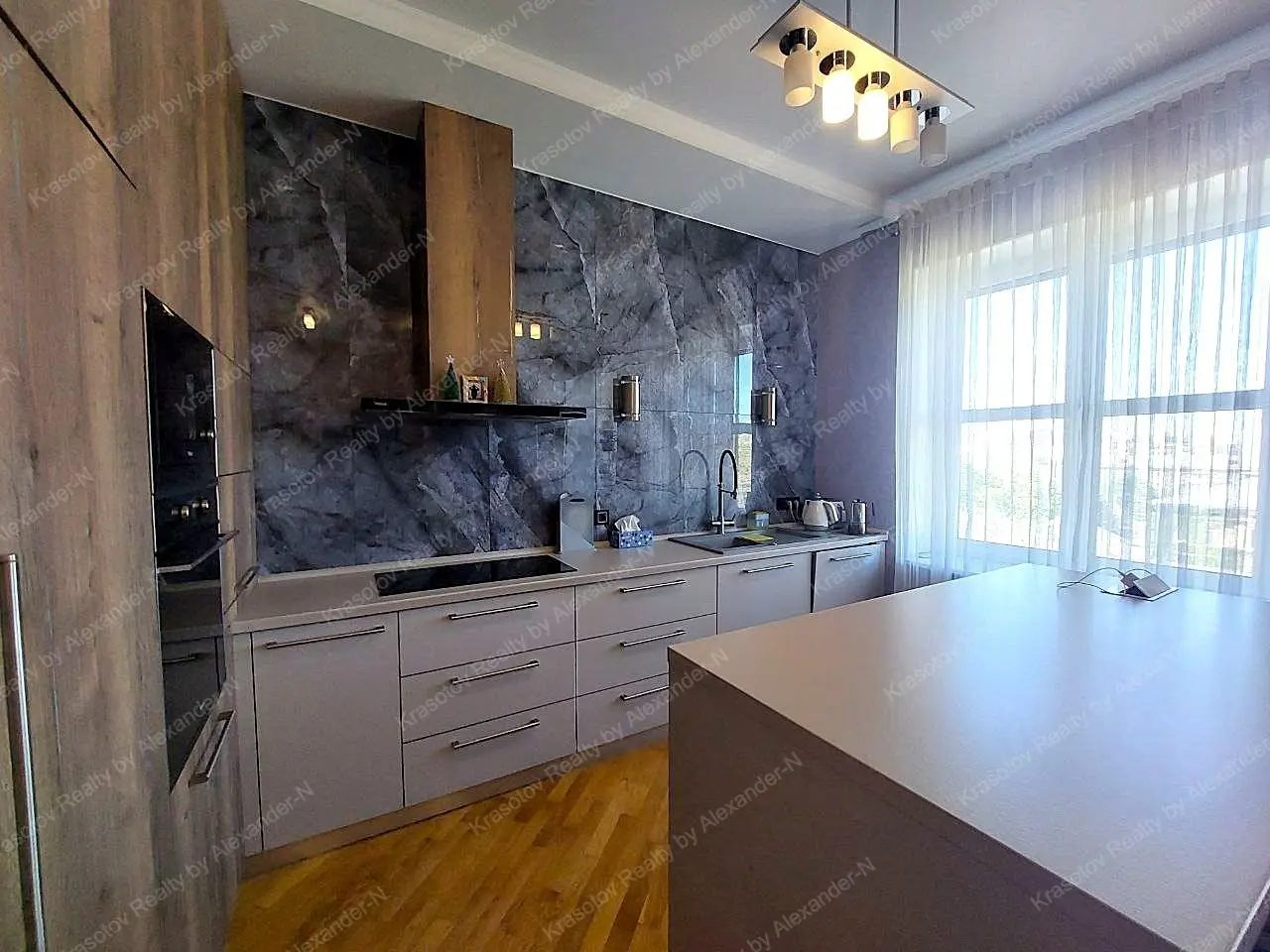 Фото Selling a 4-room apartment, 180 sq.m., Rozkydailivska Street 13 Odesa, price: 300000 UAH, code 4674