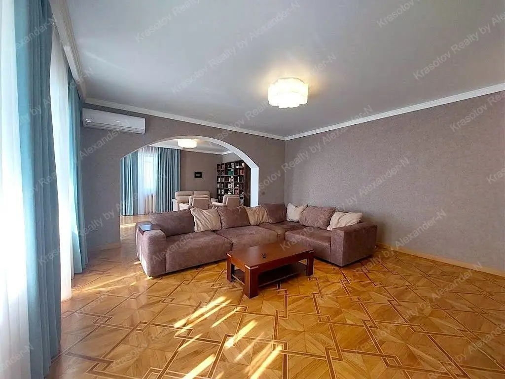 Фото Selling a 4-room apartment, 180 sq.m., Rozkydailivska Street 13 Odesa, price: 300000 UAH, code 4674