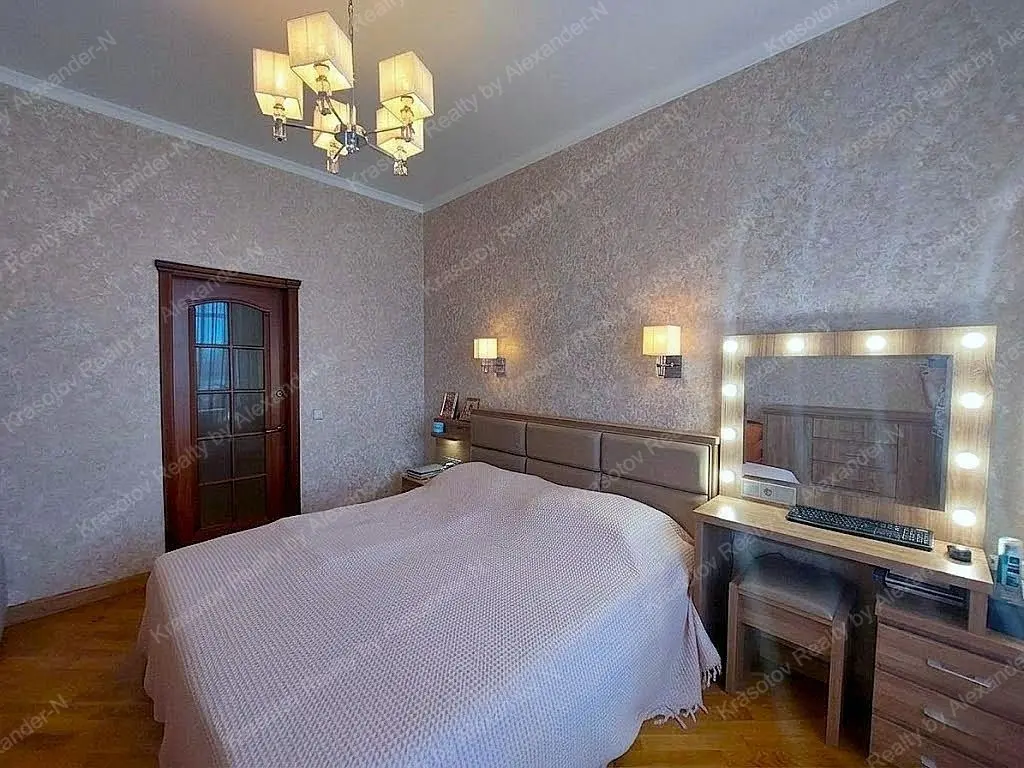 Фото Selling a 4-room apartment, 180 sq.m., Rozkydailivska Street 13 Odesa, price: 300000 UAH, code 4674