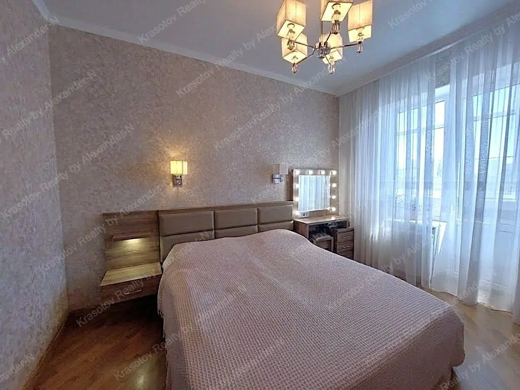 Фото Selling a 4-room apartment, 180 sq.m., Rozkydailivska Street 13 Odesa, price: 300000 UAH, code 4674