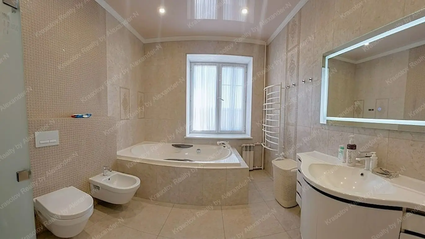 Фото Selling a 4-room apartment, 180 sq.m., Rozkydailivska Street 13 Odesa, price: 300000 UAH, code 4674