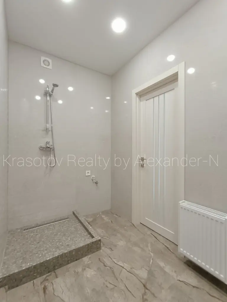 Фото Selling a 1-room apartment, 55 sq.m., Henerala Bocharova Street 44а Odesa, price: 60000 $, code 4675