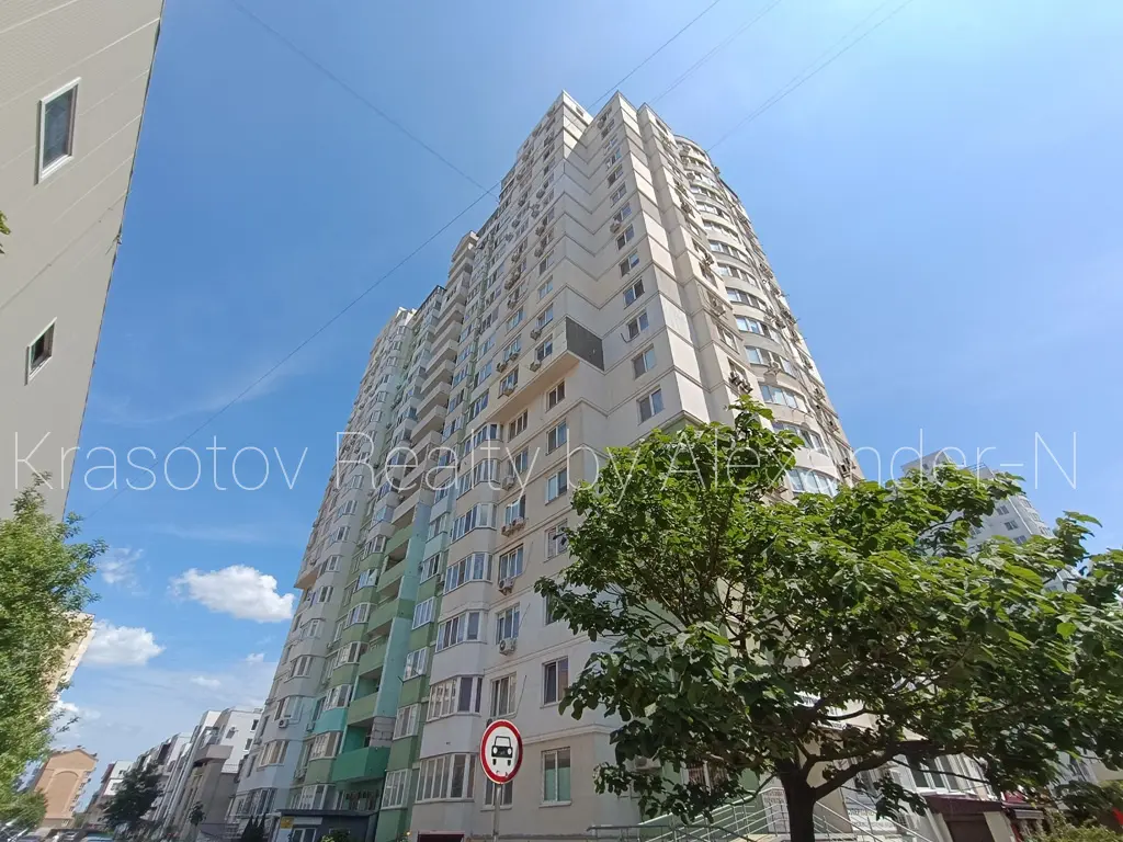 Фото Selling a 1-room apartment, 55 sq.m., Henerala Bocharova Street 44а Odesa, price: 60000 $, code 4675