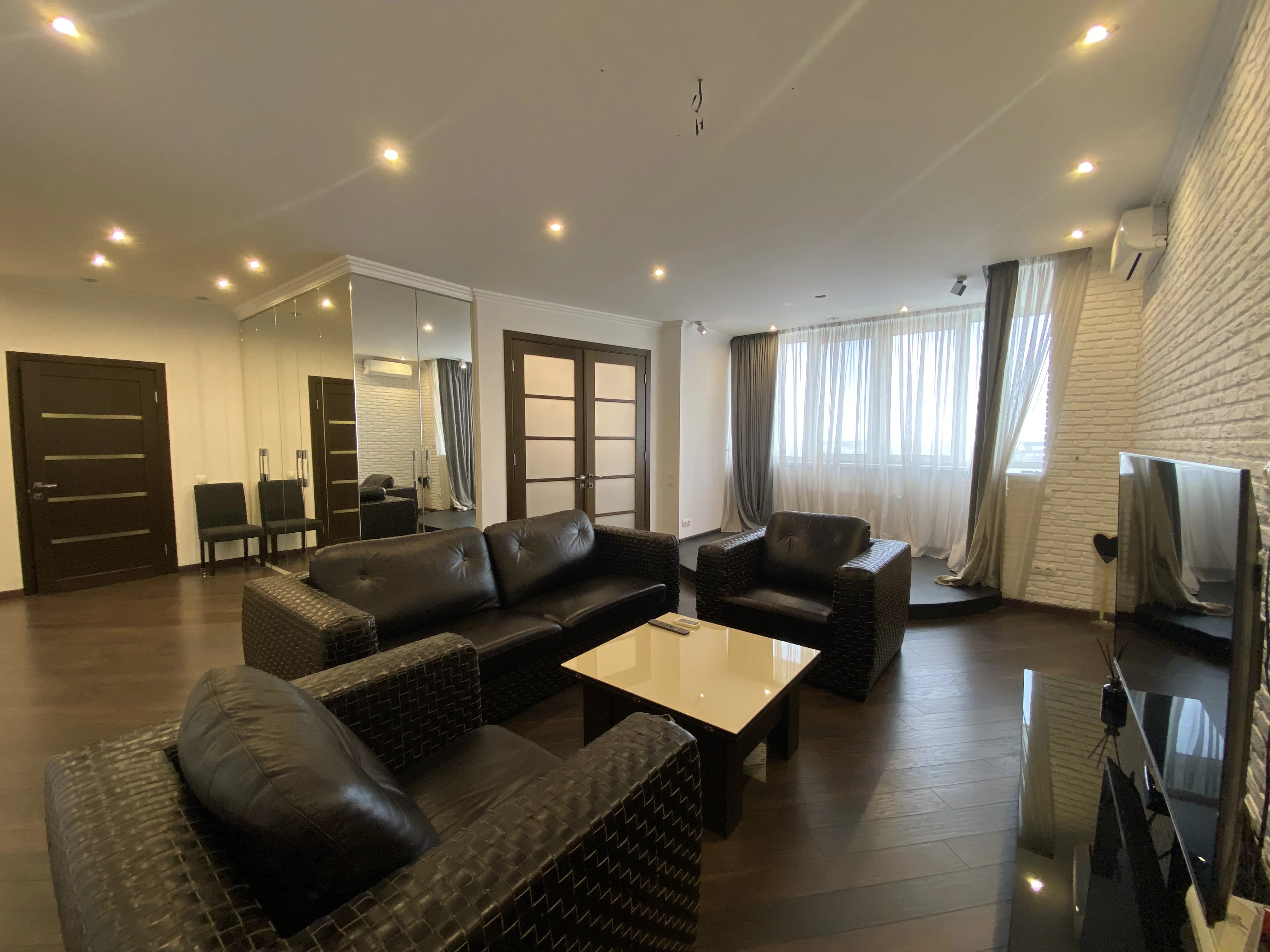 Фото Продаю 2 кімнатну квартиру, 96 кв. м, Ованеса Туманяна вул. 15а Київ, ціна: 151000 $, код 4681