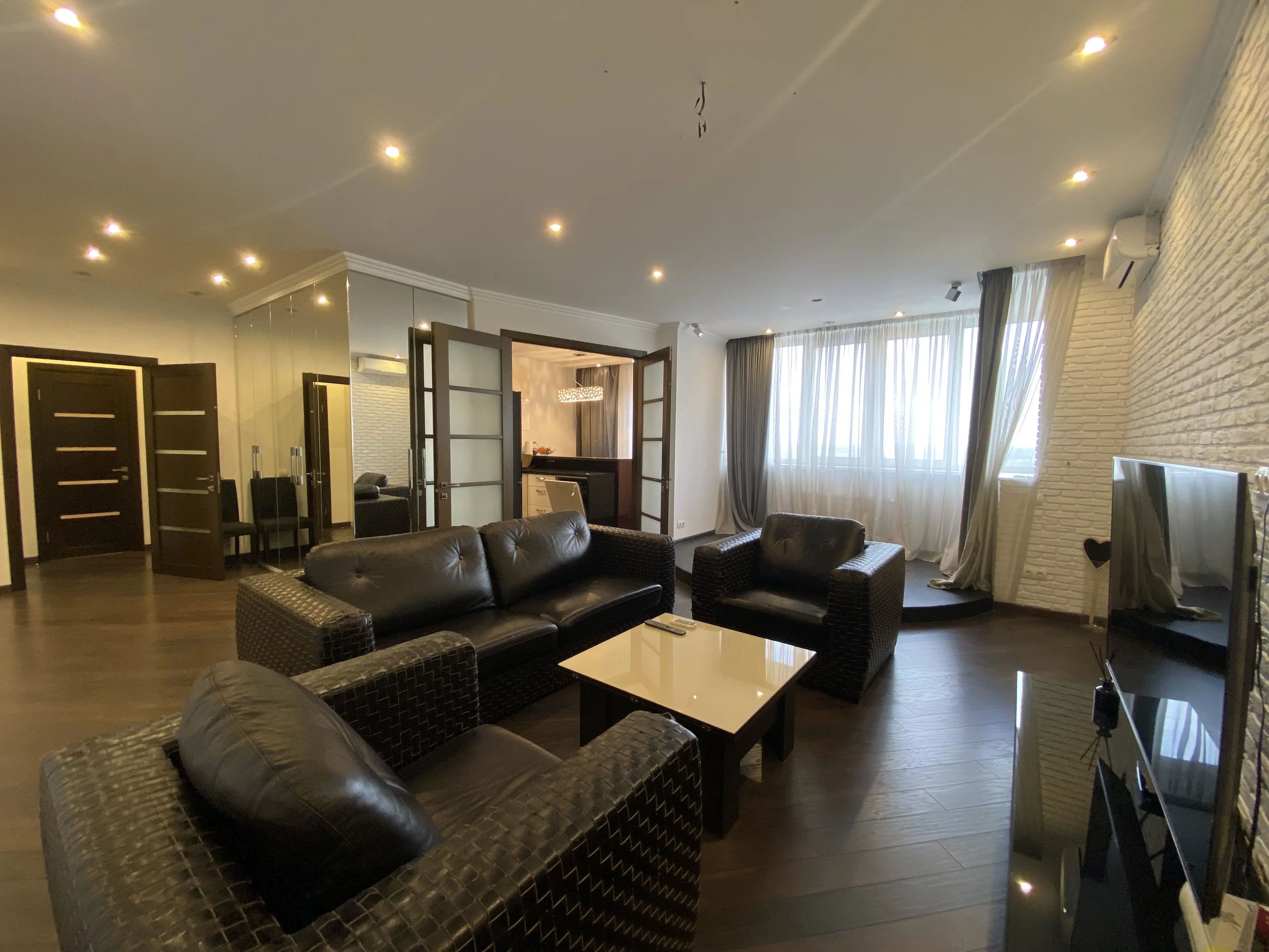 Фото Продаю 2 кімнатну квартиру, 96 кв. м, Ованеса Туманяна вул. 15а Київ, ціна: 151000 $, код 4681