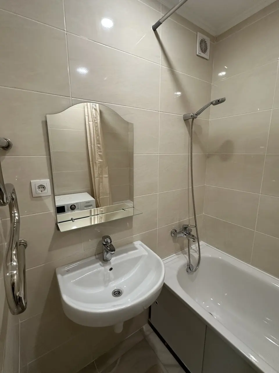 Фото Rent a 1-room apartment, Vyshniakivska Street 1 Kyiv for long-term rent, price: 17500 UAH, code 4689