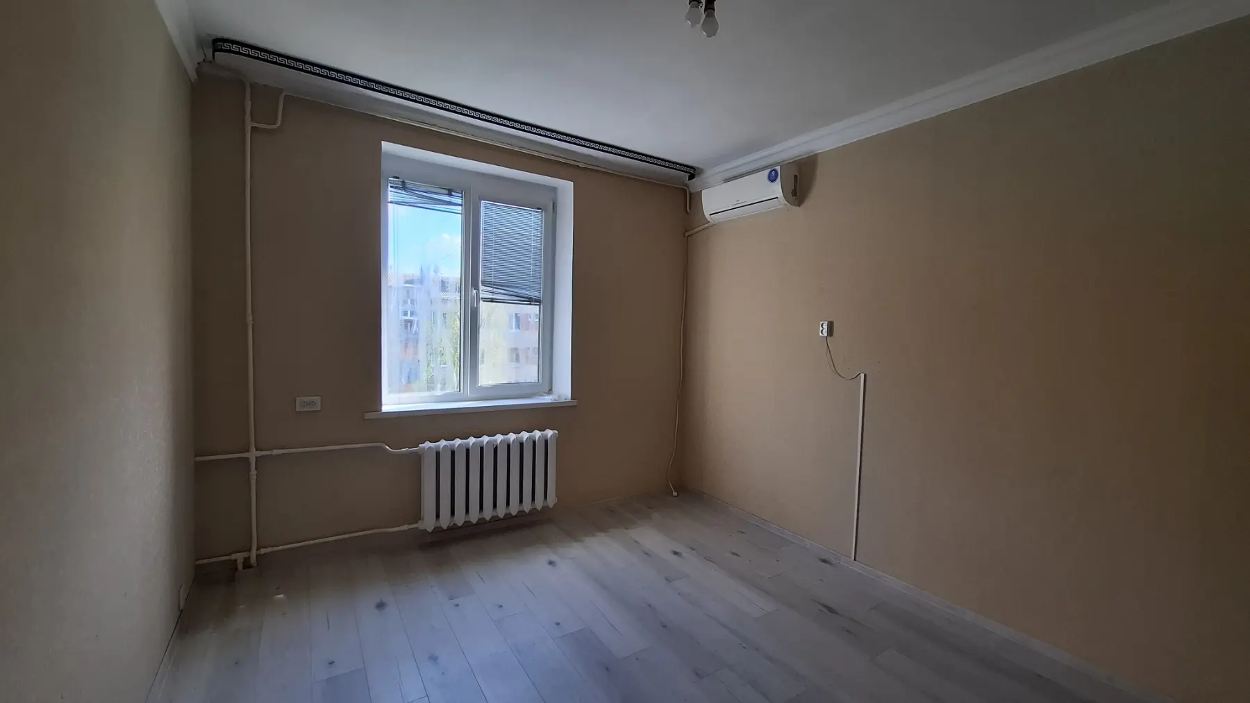 Фото Selling a 3-room apartment, 59 sq.m., Tarkhova Street 1 Kharkiv, price: 27000 $, code 4694
