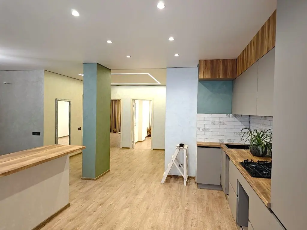Фото Rent a 3-room apartment, Nebesnoi Sotni Avenue (Marshala Zhukova Avenue)  Odesa for long-term rent, price: 400 $, code 4696