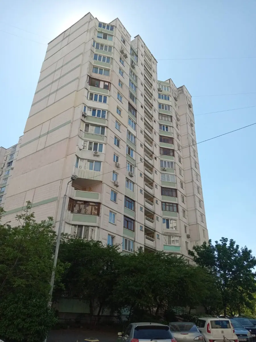 Фото Снять 3-комнатную квартиру, Драгоманова ул. 12а Киев в долгосрочную аренду, цена: 25000 UAH, код 4736