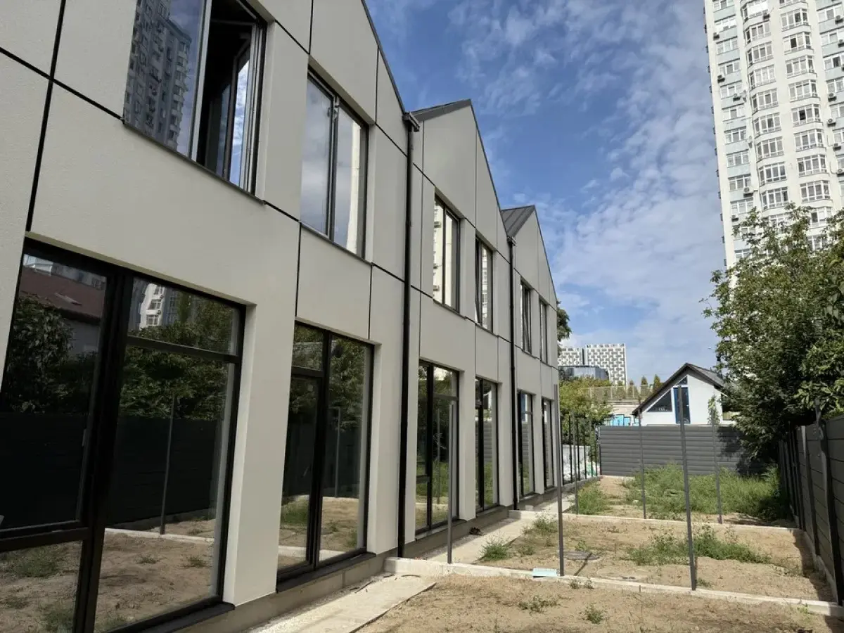 Фото Продаю дом, 120 кв. м, Завальная ул.  Киев, цена: 150000 $, код 3742