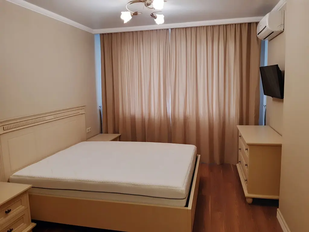 Фото Зняти 2 кімнатну квартиру, Героїв Севастополя вул. 35а Київ в довгострокову оренду, ціна: 700 $, код 4756