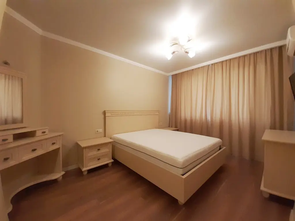 Фото Зняти 2 кімнатну квартиру, Героїв Севастополя вул. 35а Київ в довгострокову оренду, ціна: 700 $, код 4756