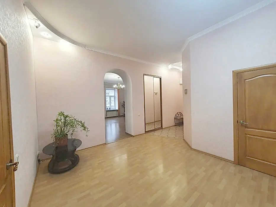 Фото Арендовать офис, Шота Руставели ул. 36 Киев в долгосрочную аренду, цена: 52000 UAH, код 4786