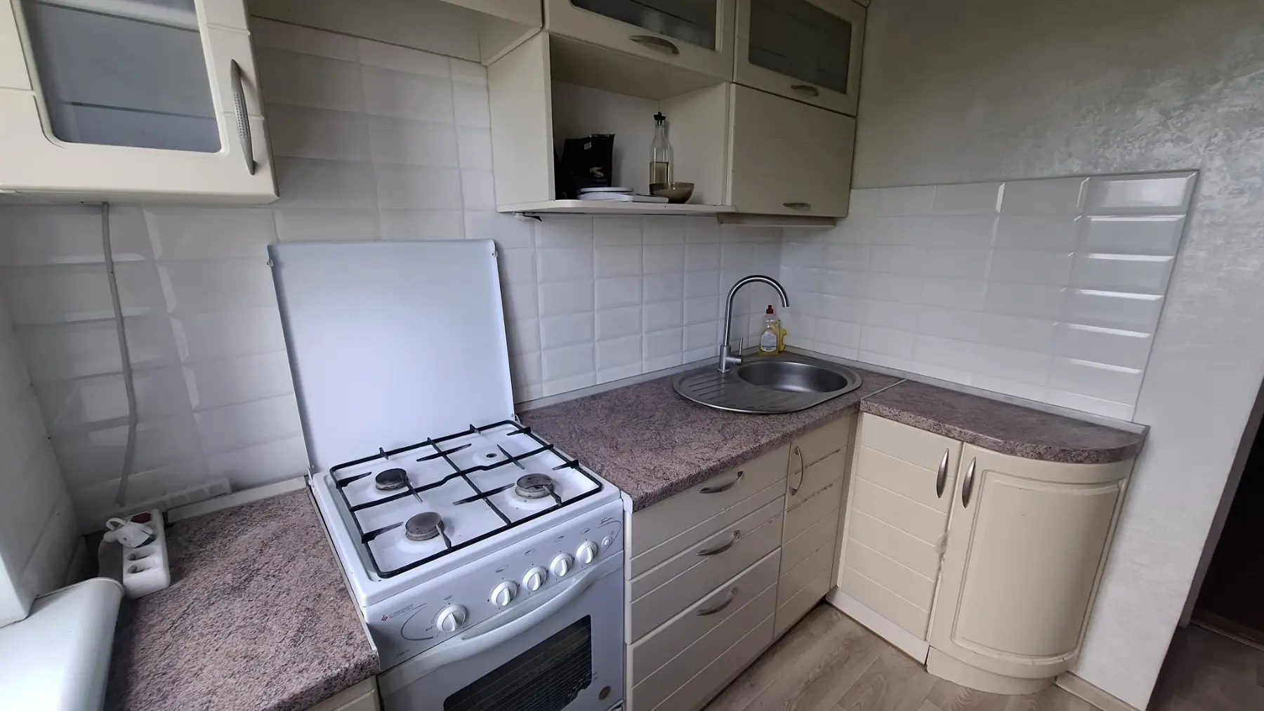 Фото Продаю 2 кімнатну квартиру, 48 кв. м, Тракторобудівників просп. 90б Харків, ціна: 32000 $, код 4804