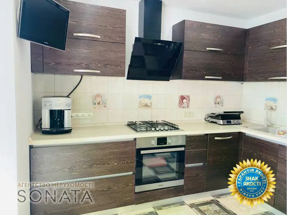 Фото Продаю 2 кімнатну квартиру, 74 кв. м, Сержанта Жужоми вул. 3 Черкаси, ціна: 125000 $, код 4822