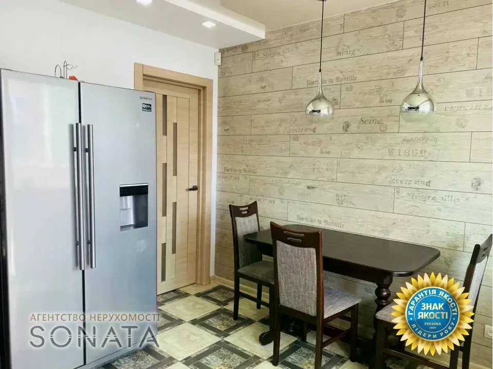 Фото Продаю 2 кімнатну квартиру, 74 кв. м, Сержанта Жужоми вул. 3 Черкаси, ціна: 125000 $, код 4822