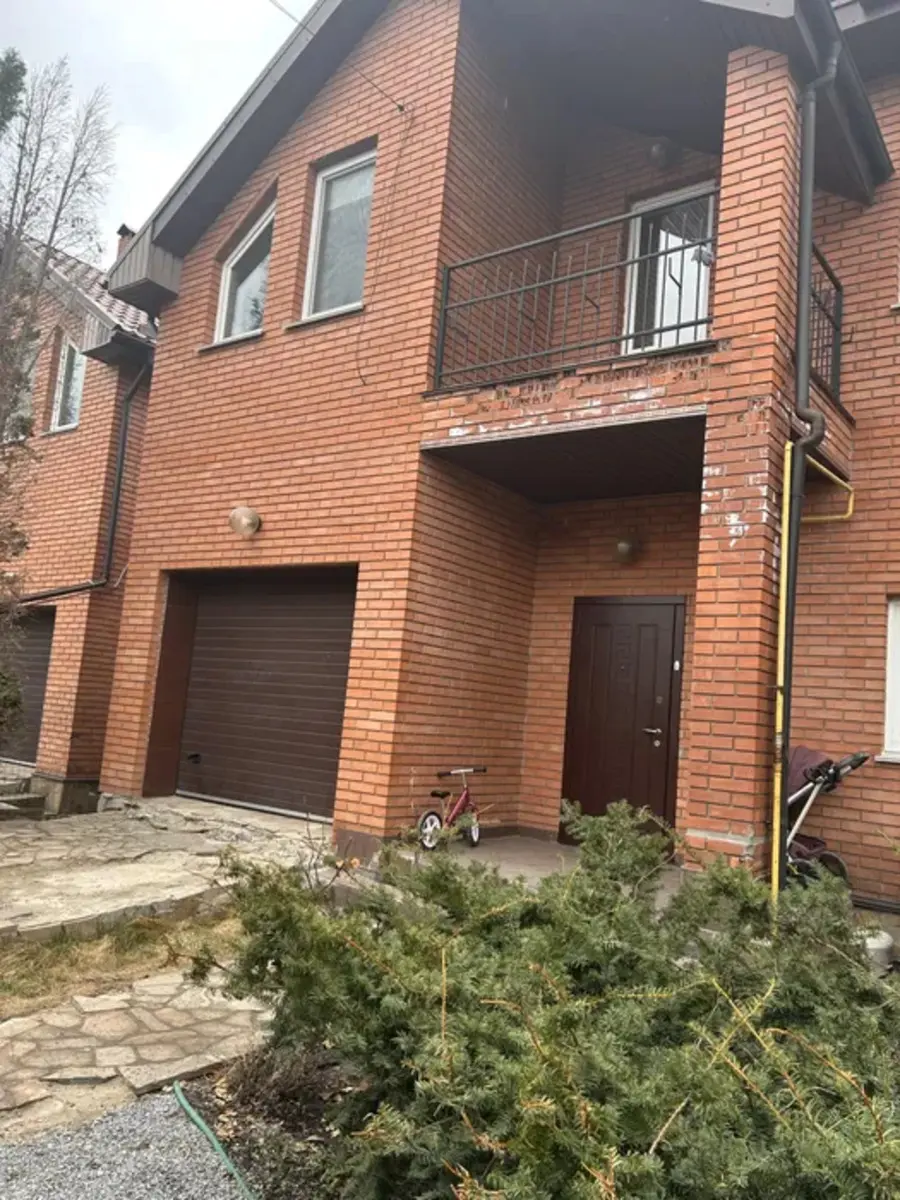 Фото Продаю будинок, 180 кв. м, Садова вул.  Київ, ціна: 184000 $, код 4834