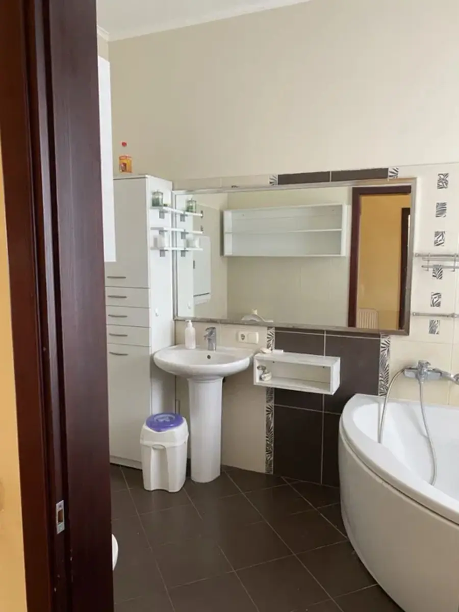 Фото Продаю будинок, 180 кв. м, Садова вул.  Київ, ціна: 184000 $, код 4834