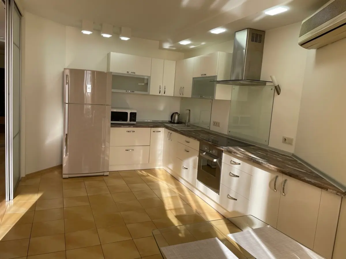 Фото Rent a 2-room apartment, Mykoly Bazhana Avenue 1м Kyiv for long-term rent, price: 22000 UAH, code 4843