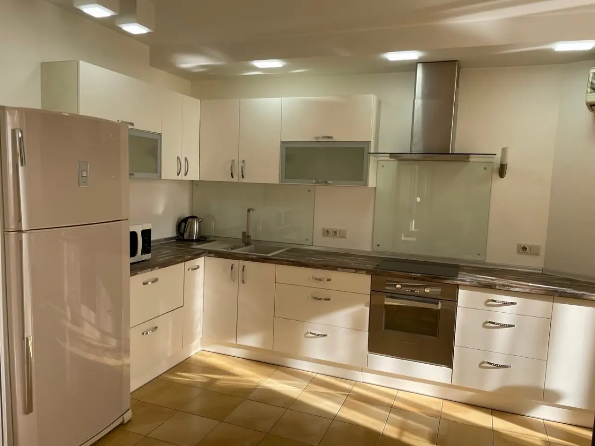 Фото Rent a 2-room apartment, Mykoly Bazhana Avenue 1м Kyiv for long-term rent, price: 22000 UAH, code 4843
