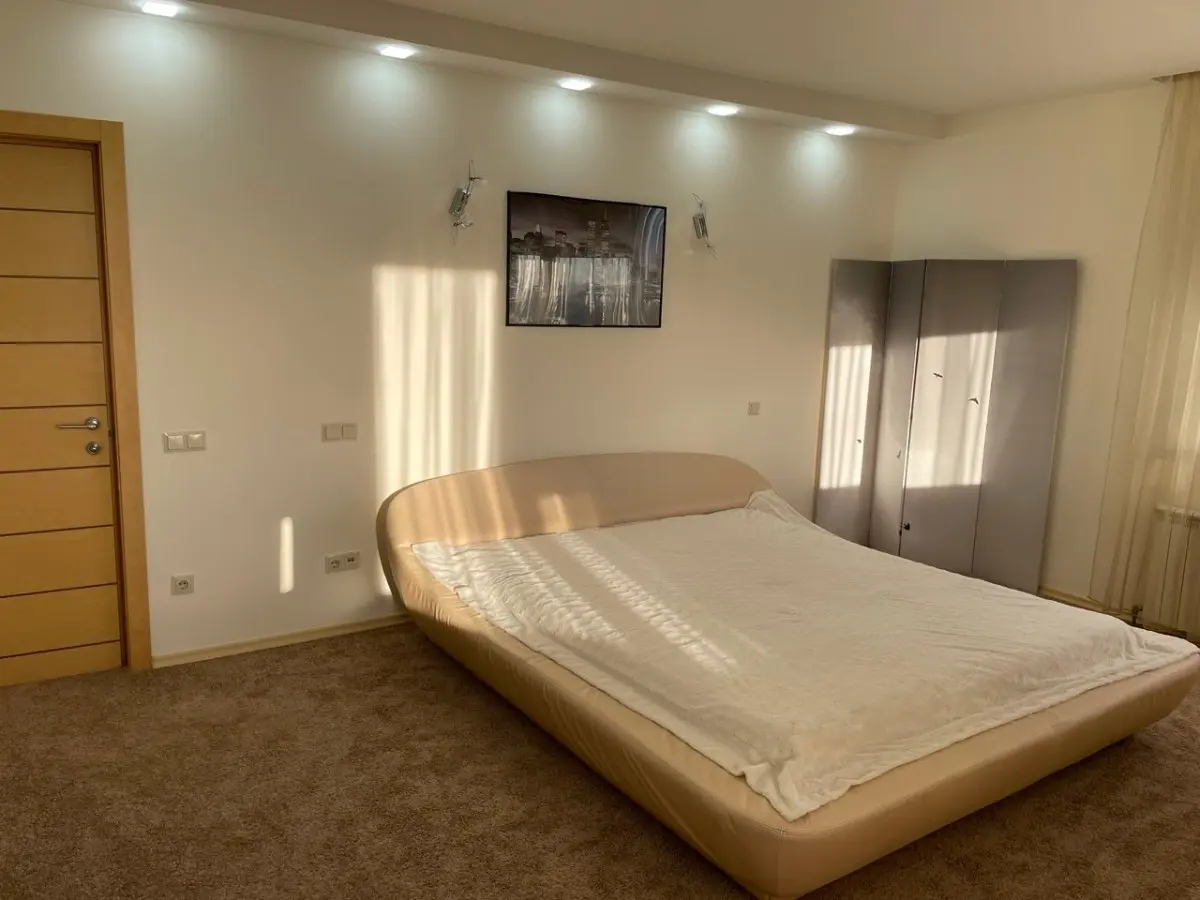 Фото Rent a 2-room apartment, Mykoly Bazhana Avenue 1м Kyiv for long-term rent, price: 22000 UAH, code 4843