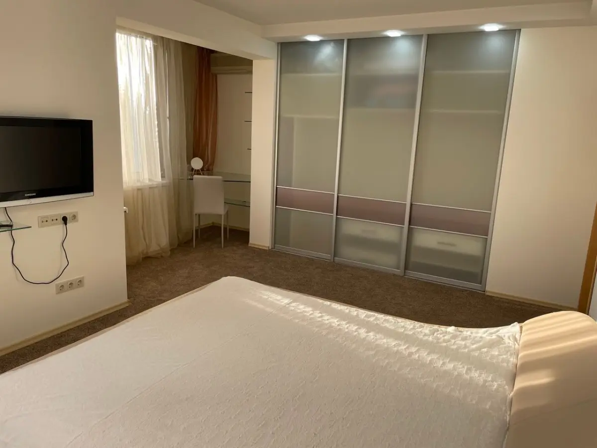 Фото Rent a 2-room apartment, Mykoly Bazhana Avenue 1м Kyiv for long-term rent, price: 22000 UAH, code 4843