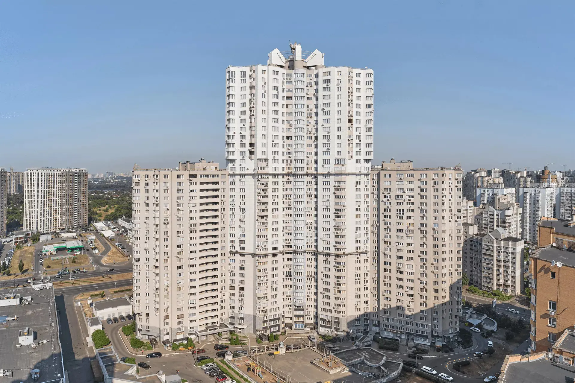 Фото Selling a 4-room apartment, 142.2 sq.m., Kniazhyi Zaton Street 21 Kyiv, price: 168000 $, code 4847