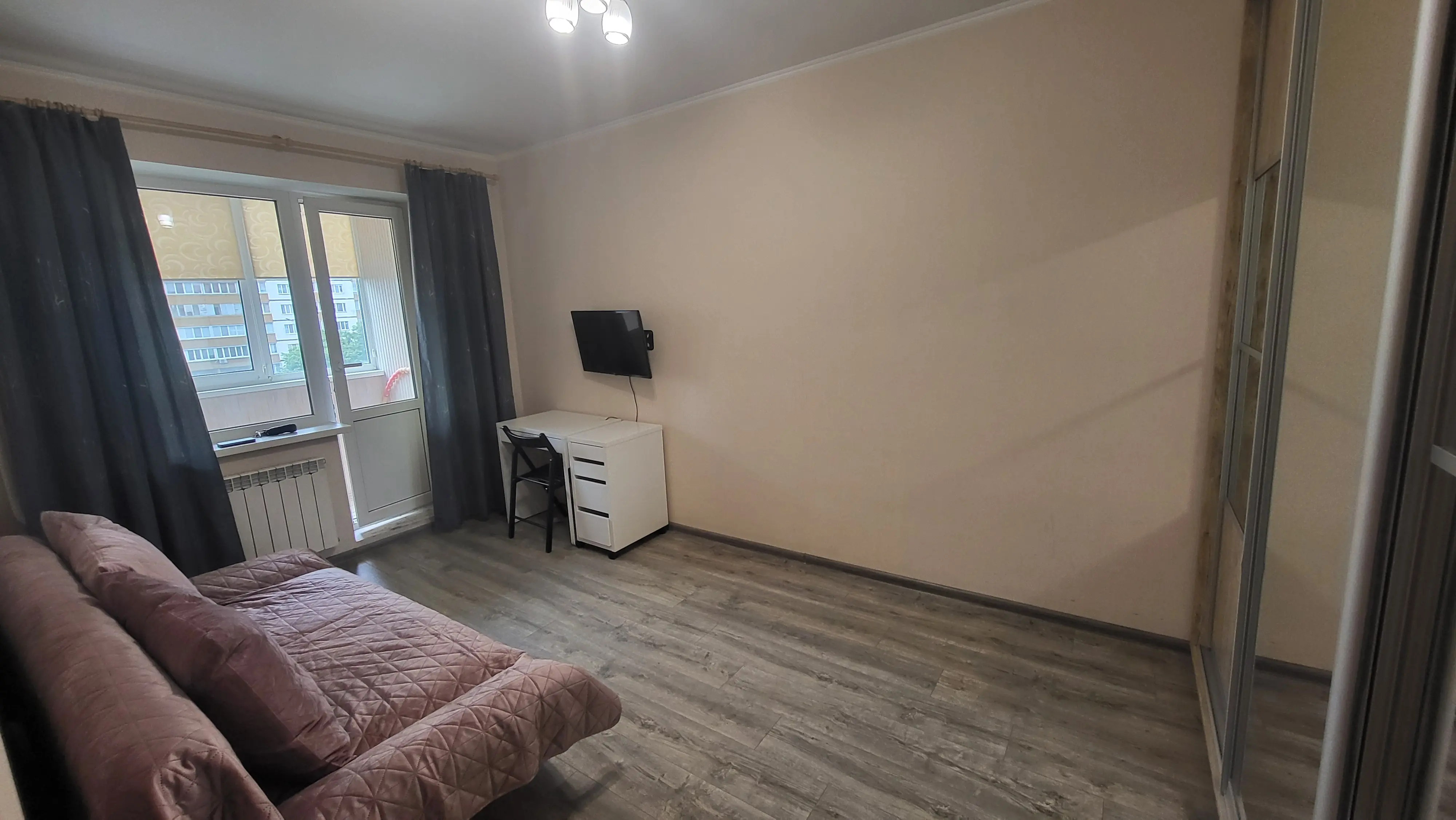 Фото Зняти 1 кімнатну квартиру, Райдужна вул. 41 Київ в довгострокову оренду, ціна: 11000 UAH, код 4857