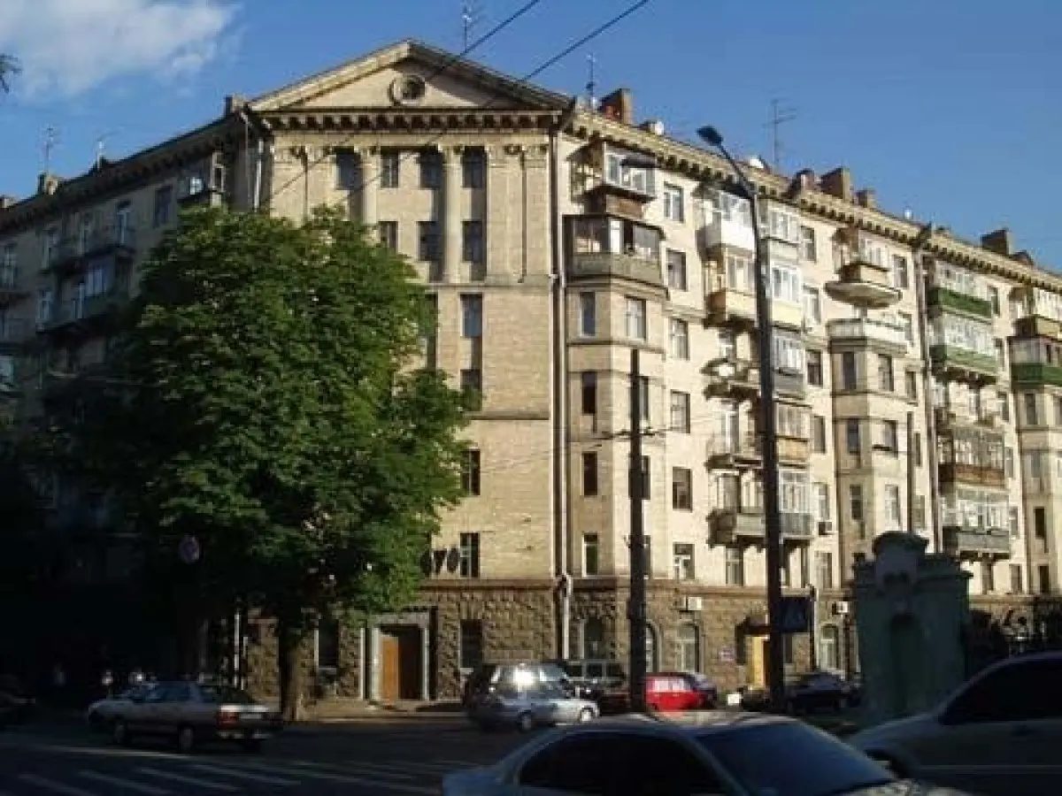 Фото Зняти 3 кімнатну квартиру, Михайла Грушевського вул. 34/1 Київ в довгострокову оренду, ціна: 1000 $, код 4862
