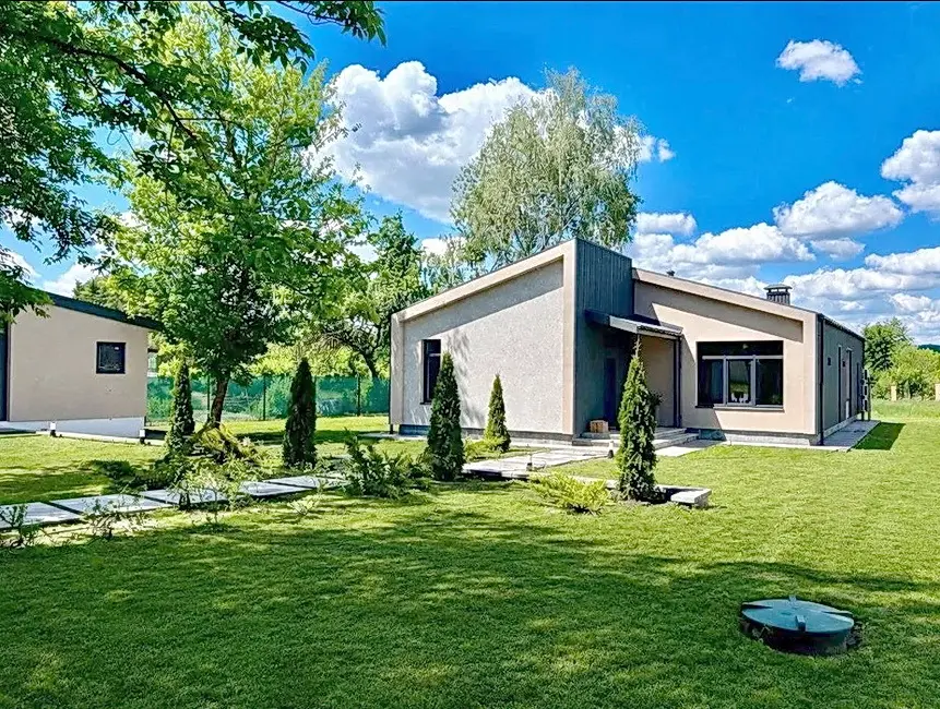 Фото Продаю будинок, 210 кв. м, Тарасівка, ціна: 350000 EUR, код 4761