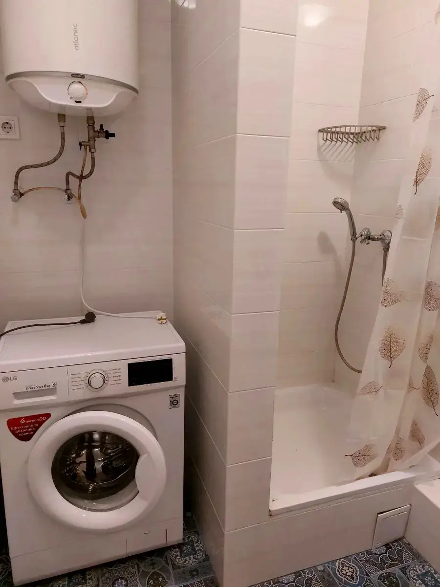 Фото Зняти 1 кімнатну квартиру, Каховська вул. 62а Київ в довгострокову оренду, ціна: 15000 UAH, код 4870