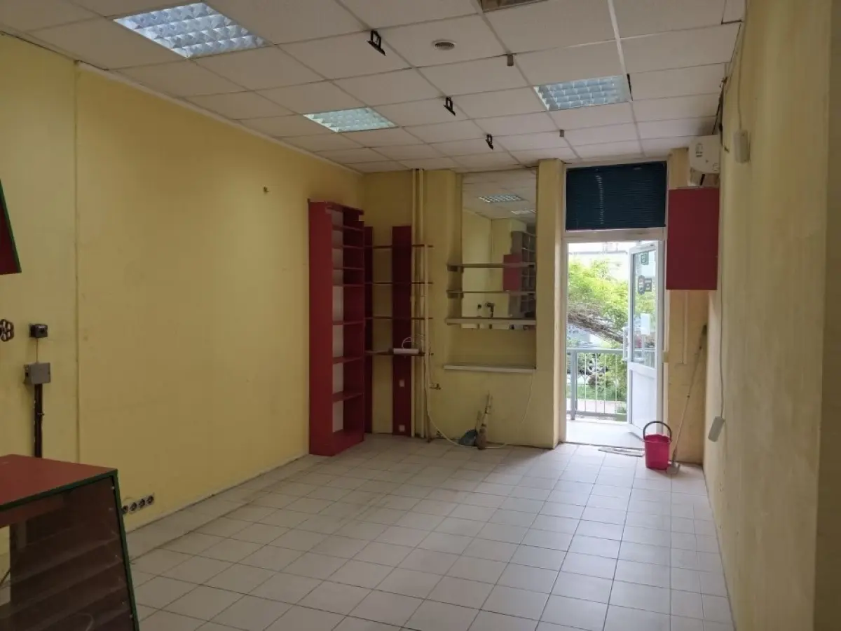 Фото Оренда торгівельної площі, Миколи Бажана просп. 14 Київ в довгострокову оренду, ціна: 1500 $, код 4876