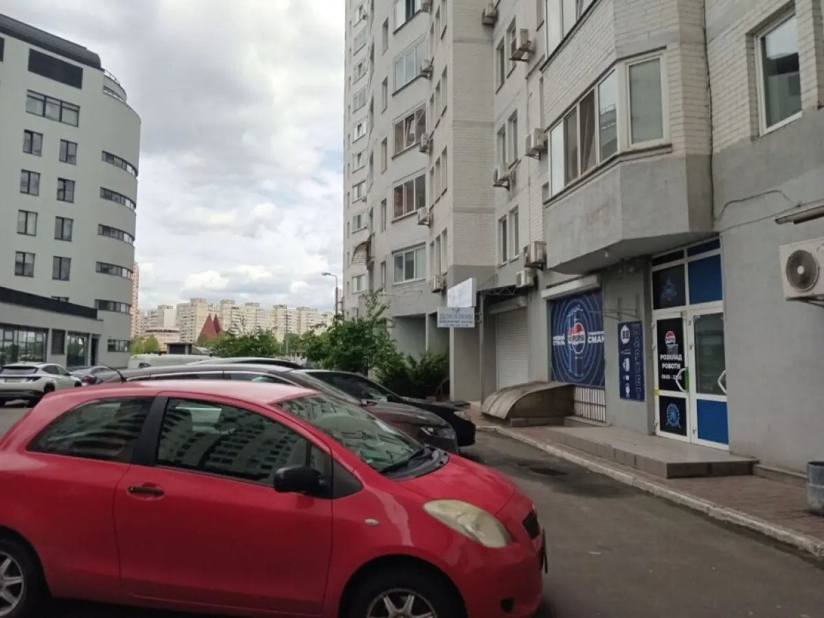 Фото Оренда торгівельної площі, Миколи Бажана просп. 14 Київ в довгострокову оренду, ціна: 1500 $, код 4876