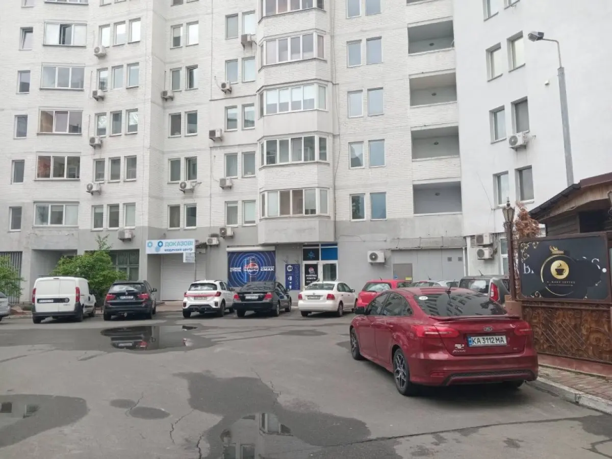 Фото Оренда торгівельної площі, Миколи Бажана просп. 14 Київ в довгострокову оренду, ціна: 1500 $, код 4876