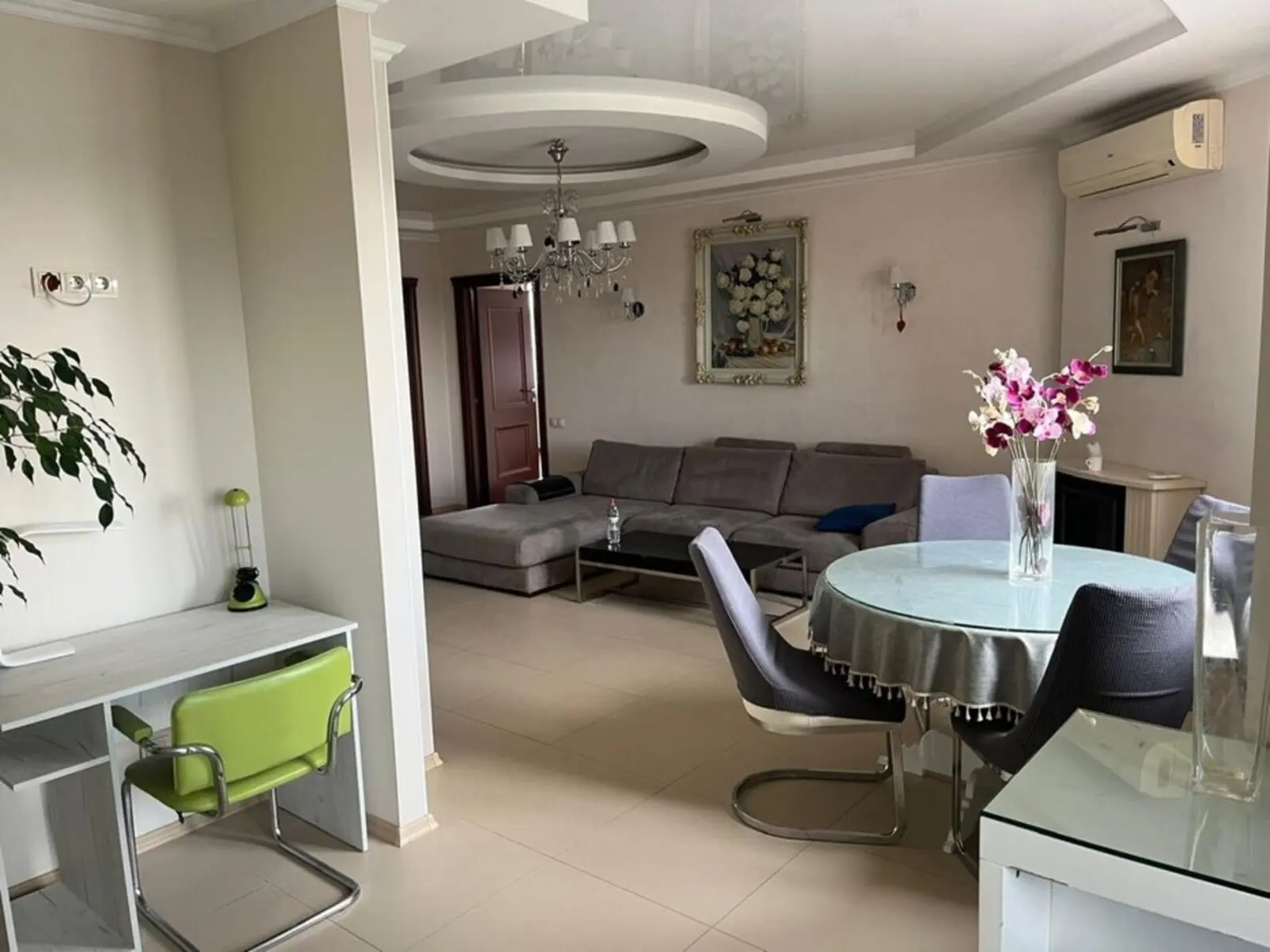Фото Selling a 4-room apartment, 123 sq.m., Nauky Avenue  Kyiv, price: 215000 $, code 4897