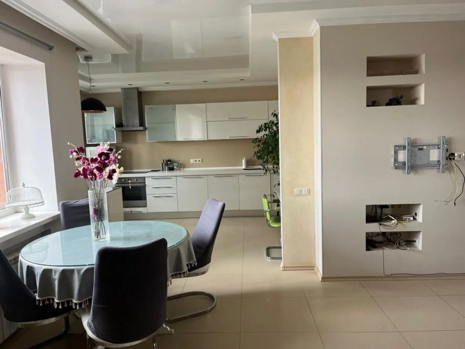 Фото Selling a 4-room apartment, 123 sq.m., Nauky Avenue  Kyiv, price: 215000 $, code 4897