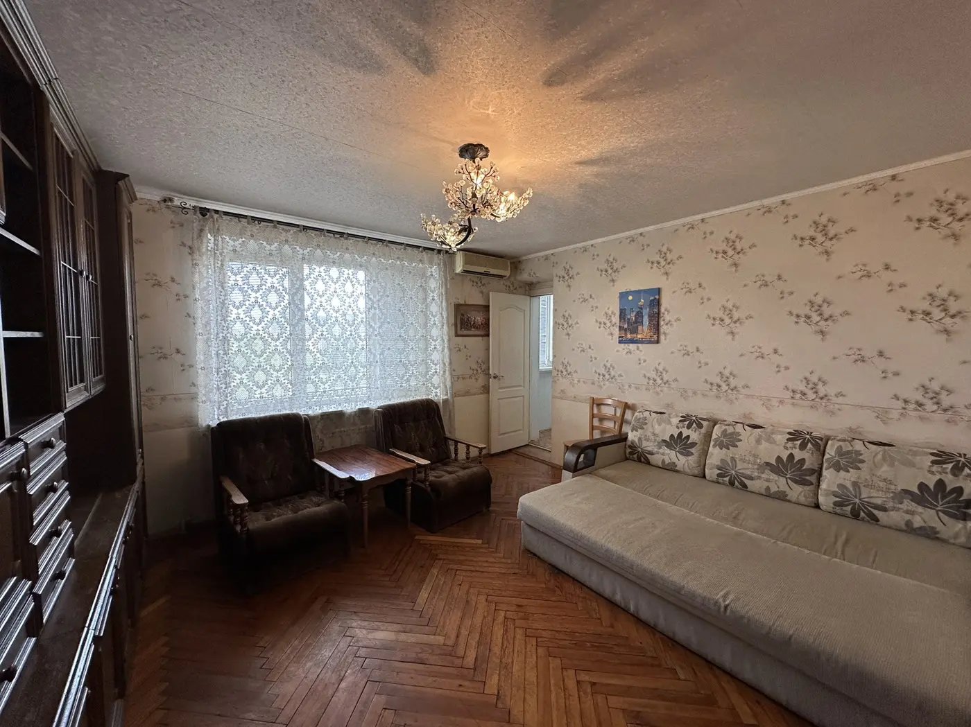 Фото Rent a 2-room apartment, Pryvokzalna Street 14а Kyiv for long-term rent, price: 13000 UAH, code 4902